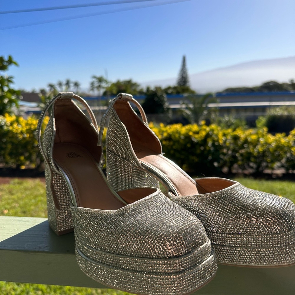 Wild fable Bianca platform heels